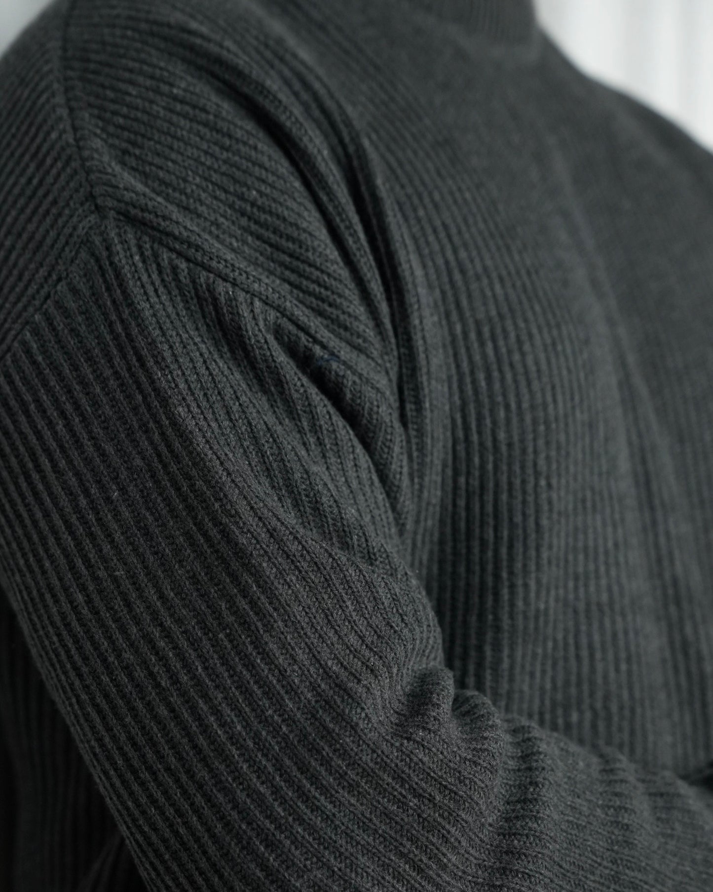 CHARCOAL GREY KNITTED SWEATER