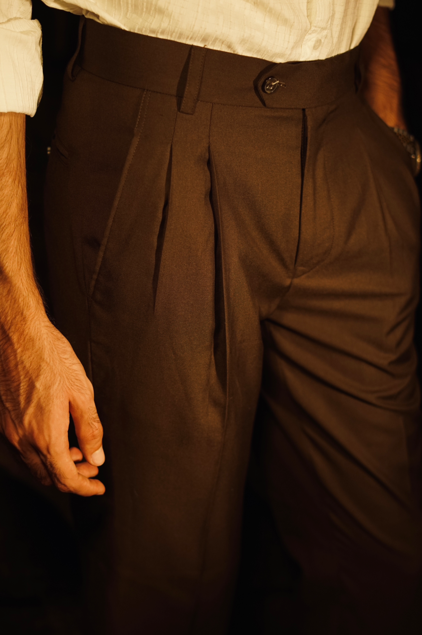 BROWN PLEATED PANT