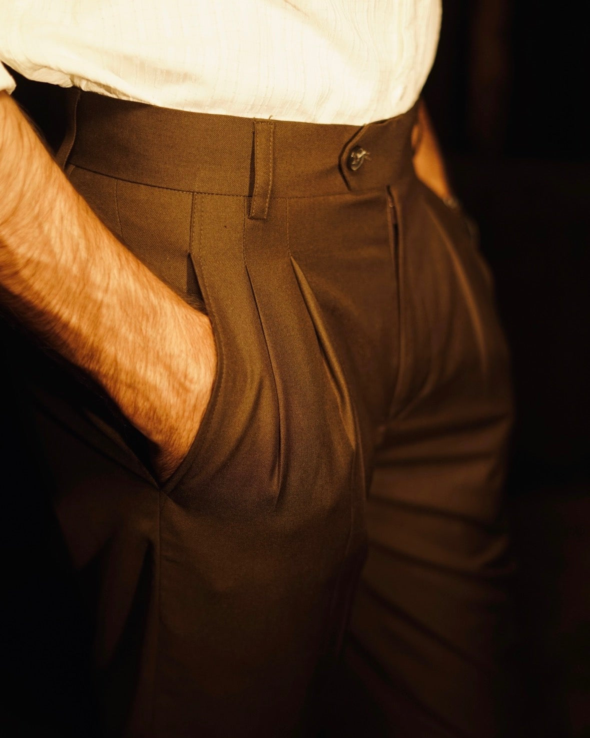 BROWN PLEATED PANT