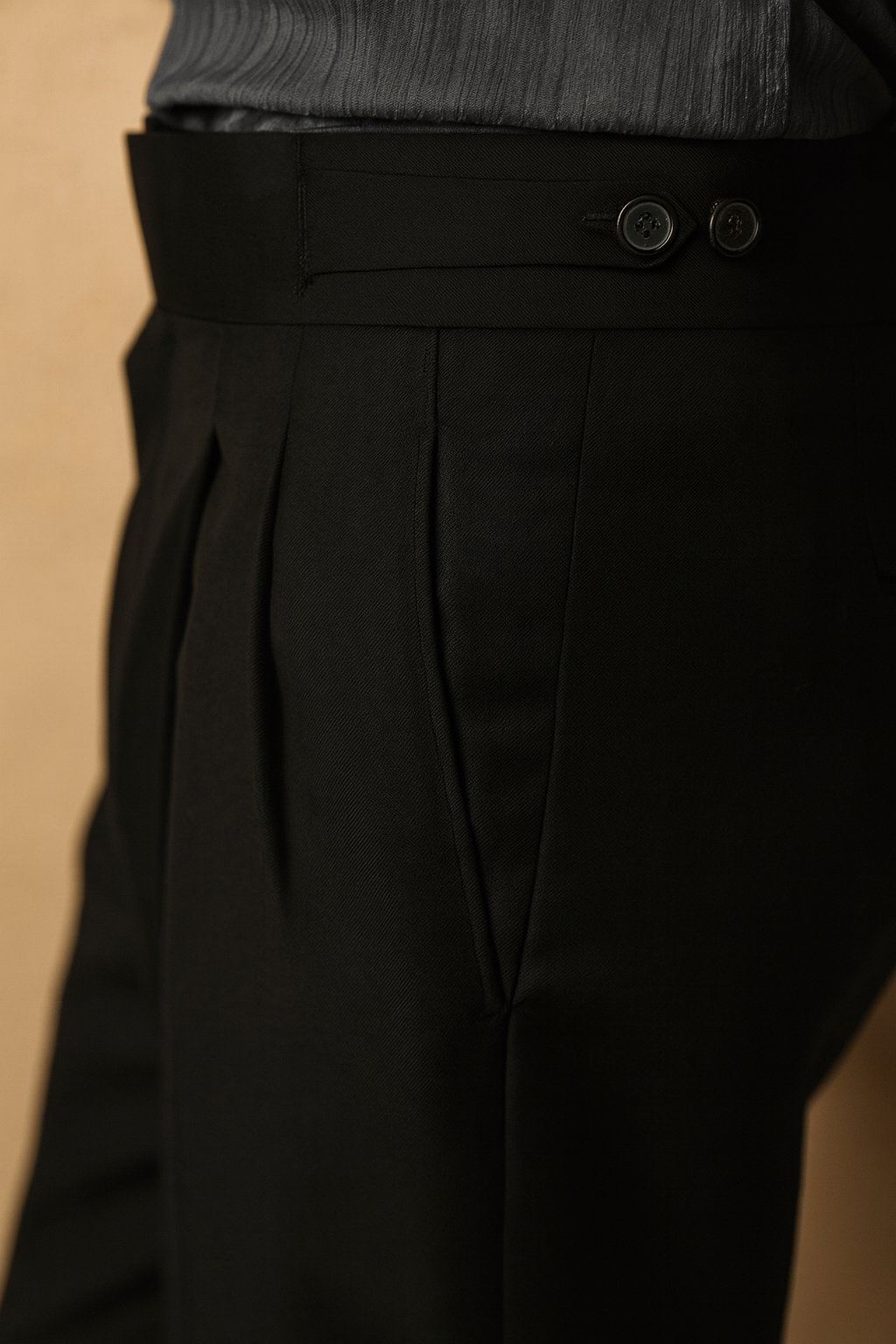 BLACK PLEATED PANT
