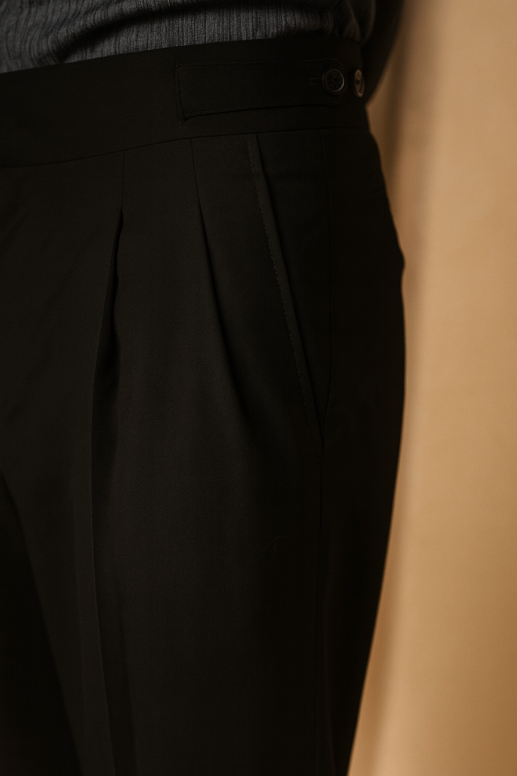 BLACK PLEATED PANT