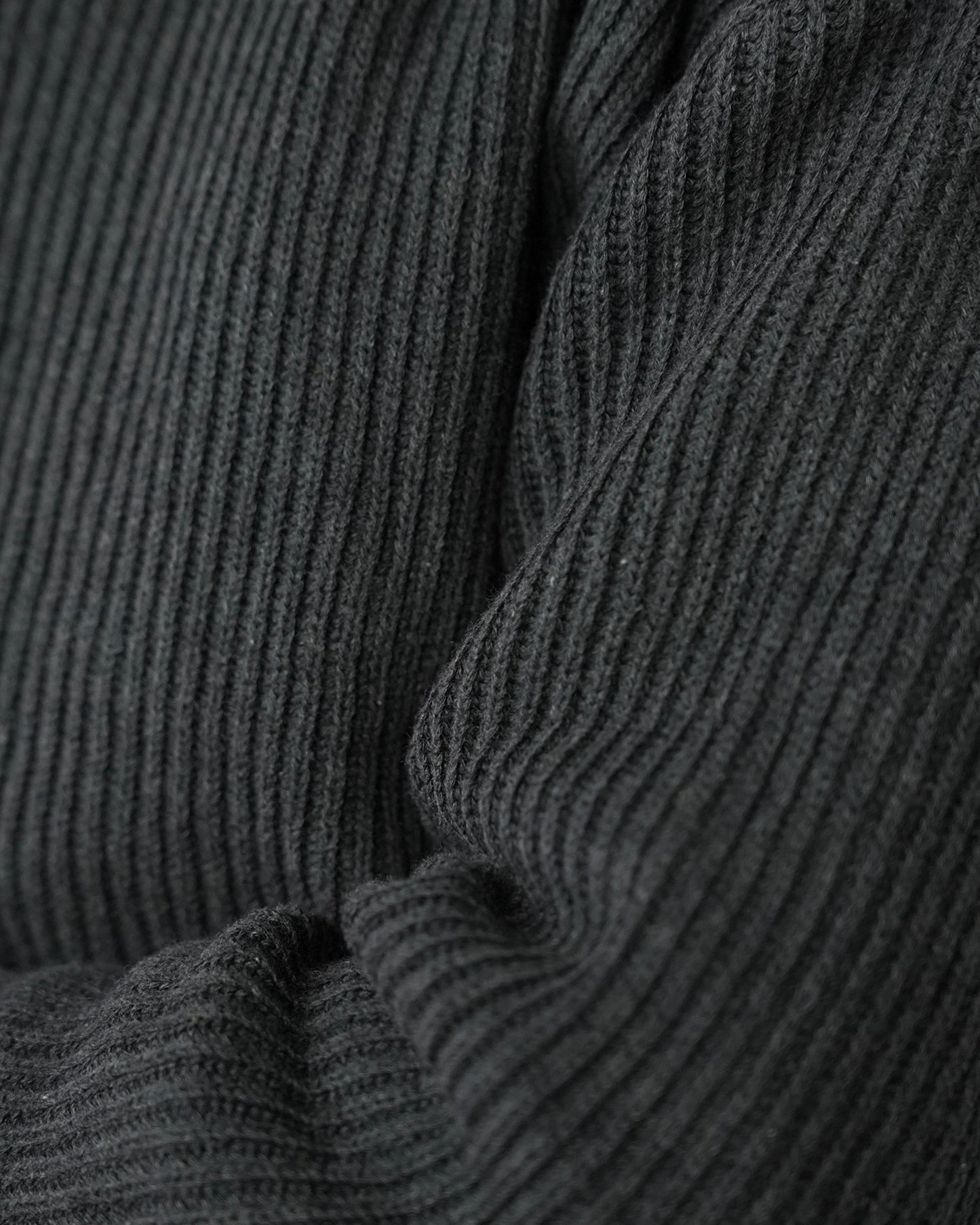 CHARCOAL GREY KNITTED SWEATER